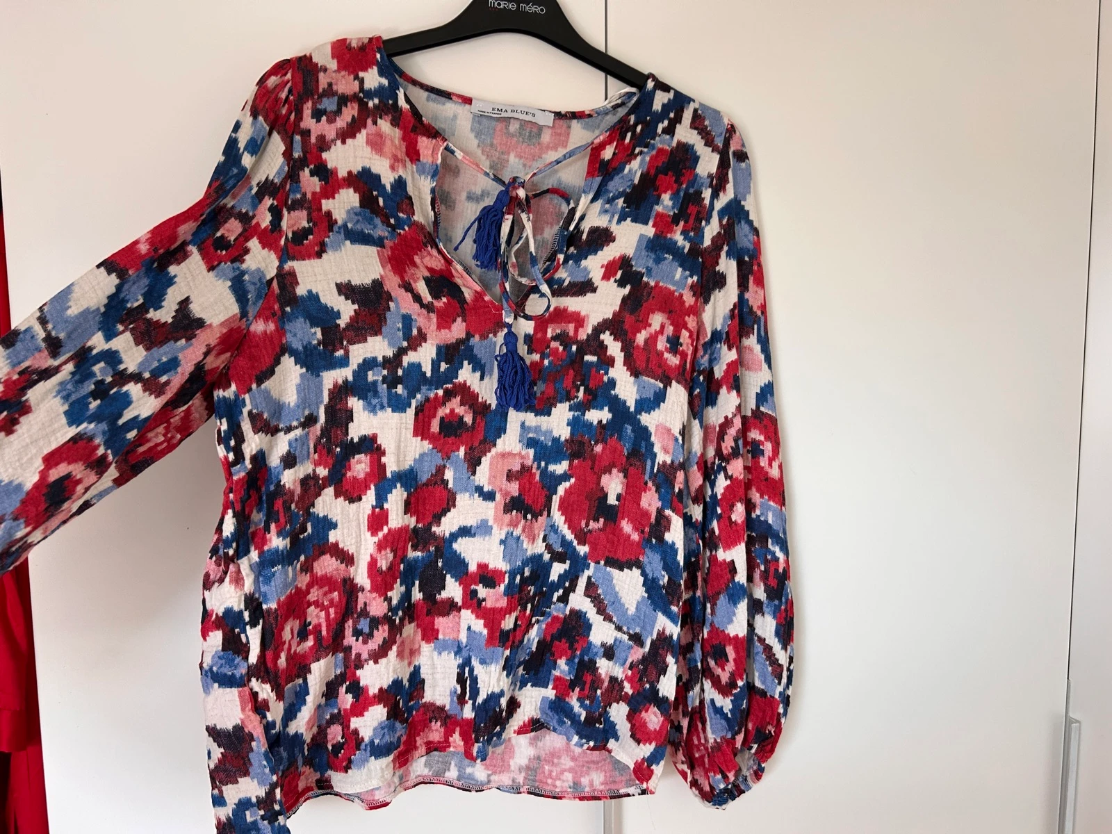 Kleurrijke blouse met V-hals